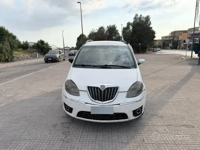 Usata Lancia Musa 90 CV (66 kW) 2008 Bianco Monovolume