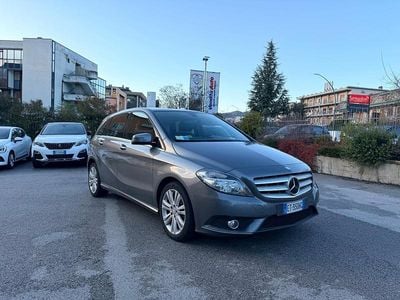 Usata Mercedes B180 Premium 108 CV (79 kW) 2014 Grigio Monovolume