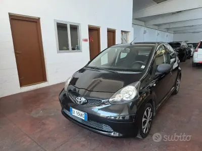 Usata Toyota Aygo Sol 68 CV (50 kW) 2007 Nero Utilitaria