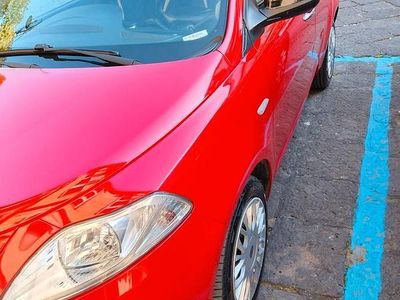Usata Lancia Ypsilon 95 CV (69 kW) 2016 Rosso Utilitaria