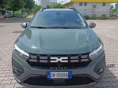 Begagnad Dacia Sandero Extreme 101 HK (74 kW) 2023 Grön Sedan