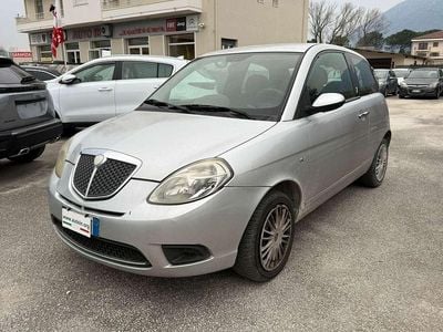 Usata Lancia Ypsilon 75 CV (55 kW) 2007 Argento Utilitaria