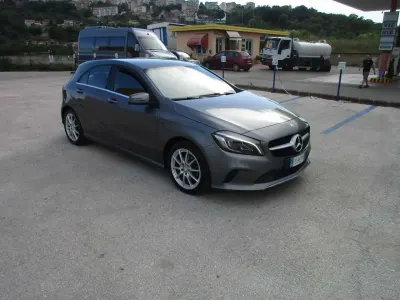Usata Mercedes A180 Urban 109 CV (80 kW) 2016 Grigio Berlina