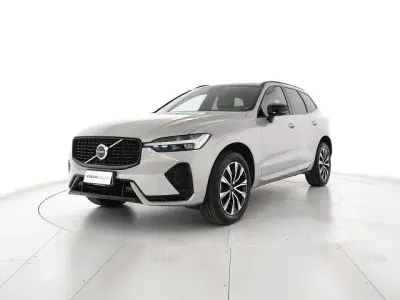 Usado Volvo XC60 145 CV (106 kW) 2024 Gris SUV