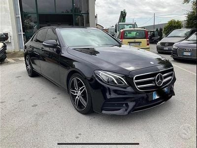Usata Mercedes E220 AMG 194 CV (142 kW) 2016 Nero Berlina
