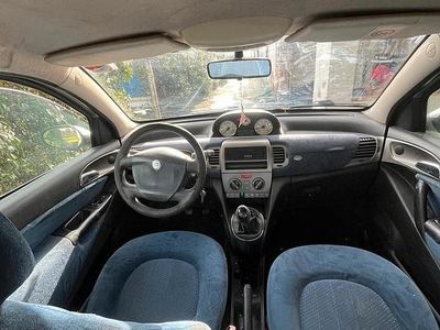 Usata Lancia Ypsilon 70 CV (51 kW) 2005 Grigio Utilitaria