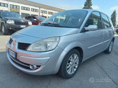 Usata Renault Scénic II 111 CV (81 kW) 2006 Grigio Monovolume