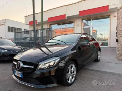 Usata Mercedes A180 109 CV (80 kW) 2017 Nero Utilitaria