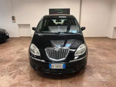 Usata Lancia Musa 95 CV (69 kW) 2009 Grigio Monovolume