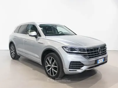 Usado VW Touareg Advance 286 HP (210 kW) 2019 Prateado SUV
