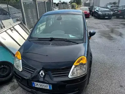 Usata Renault Modus 85 CV (62 kW) 2008 Nero Monovolume