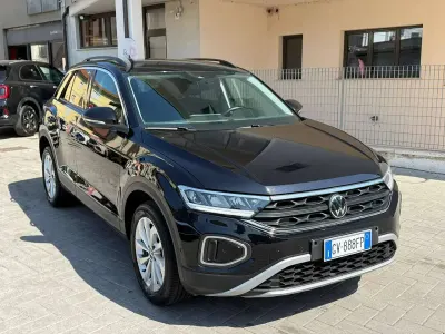 Usata VW T-Roc Edition 116 CV (85 kW) 2024 Nero SUV