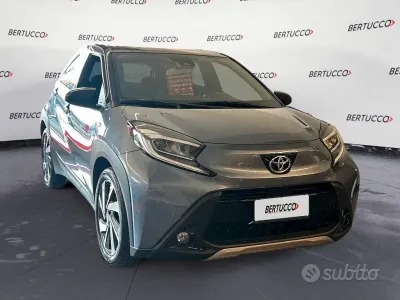 Second-hand Toyota Aygo X Lounge 72 CP (52 kW) 2024 Gri SUV