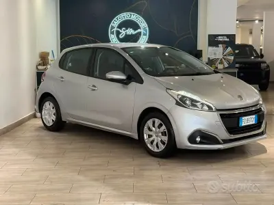 Usata Peugeot 208 Allure 75 CV (55 kW) 2016 Grigio Utilitaria