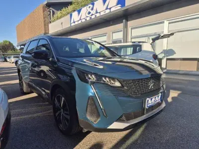 Usata Peugeot 5008 Allure 131 CV (96 kW) 2024 Blu Monovolume