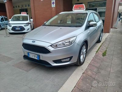 Usata Ford Focus 120 CV (88 kW) 2015 Grigio Station wagon