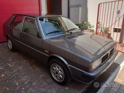 Usata Lancia Delta 109 CV (80 kW) 1987 Grigio Utilitaria