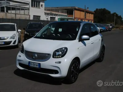 Usata Smart ForFour 71 CV (52 kW) 2015 Bianco Utilitaria
