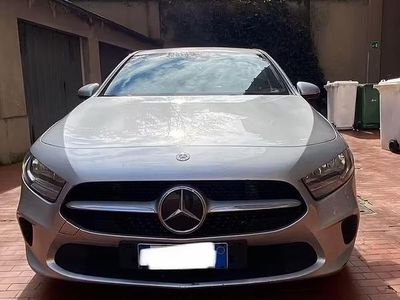 Usata Mercedes A180 116 CV (85 kW) 2018 Grigio Berlina