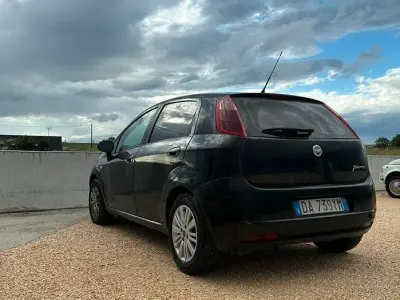 Usata Fiat Grande Punto 90 CV (66 kW) 2006 Nero Utilitaria