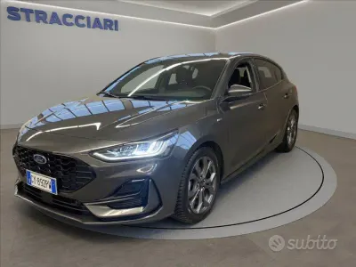 Käytetty Ford Focus ST-Line 116 HP (85 kW) 2025 Harmaa Sedan