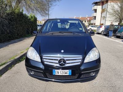 Usata Mercedes A180 Avantgarde 116 CV (85 kW) 2011 Nero Berlina