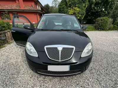 Usata Lancia Ypsilon 60 CV (44 kW) 2007 Nero Utilitaria