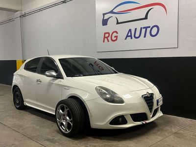 Usata Alfa Romeo Giulietta Distinctive 140 CV (102 kW) 2011 Bianco Utilitaria