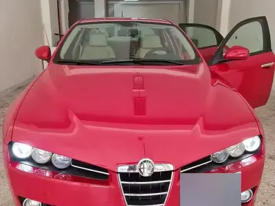 Usata Alfa Romeo 159 Distinctive 200 CV (147 kW) 2009 Rosso Berlina