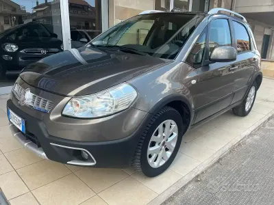 Usata Fiat Sedici 120 CV (88 kW) 2010 Grigio SUV