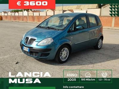 Begagnad Lancia Musa 75 HK (55 kW) 2005 Grön Minibuss