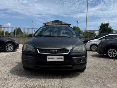 Usata Ford Focus S 90 CV (66 kW) 2006 Nero Station wagon