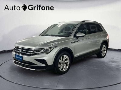 Grigio Usata 2023 VW Tiguan Elegance SUV | 29.100 € (Buon prezzo)