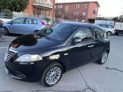Usata Lancia Ypsilon Silver 69 CV (50 kW) 2013 Nero Utilitaria