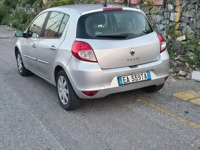Usata Renault Clio 75 CV (55 kW) 2012 Grigio Utilitaria