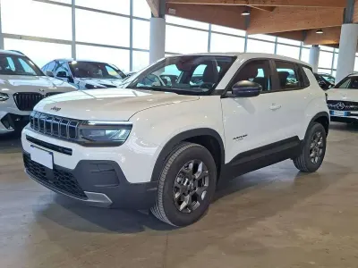 Usata Jeep Avenger Altitude 101 CV (74 kW) 2024 Bianco SUV
