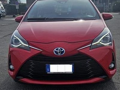 Usata Toyota Yaris 73 CV (53 kW) 2020 Rosso Utilitaria