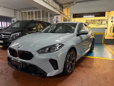 Nuova BMW 120 M Sport 156 CV (114 kW) 2025 Grigio Utilitaria