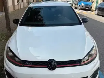 Używany VW Golf VII GTI 220 KM (161 kW) 2015 Biały Sedan/Limuzyna