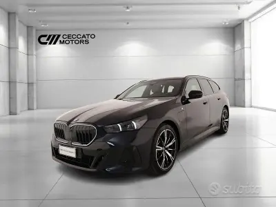 Usata BMW 530e M Sport 299 CV (219 kW) 2025 Nero Station wagon