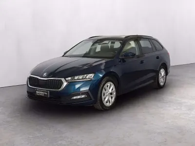 Usata Skoda Octavia Executive 116 CV (85 kW) 2022 Blu lava metallizzato Station wagon