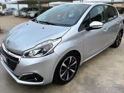 Usata Peugeot 208 75 CV (55 kW) 2018 Grigio Utilitaria
