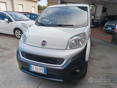 Begagnad Fiat Fiorino 70 HK (51 kW) 2020 Vit Minibuss