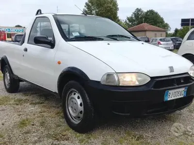 Occasion Fiat Strada 69 ch (50 kW) 2000 Blanc Pick-up