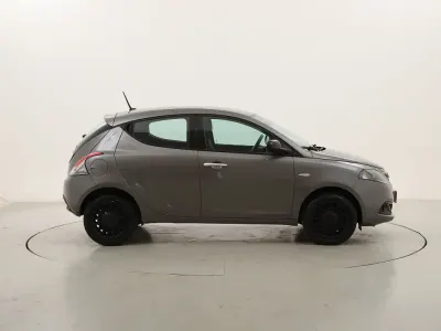 Usata Lancia Ypsilon Silver 70 CV (51 kW) 2022 Grigiogrigio Utilitaria