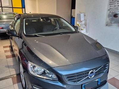 Usata Volvo V60 Momentum 120 CV (88 kW) 2017 Grigio Station wagon