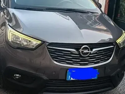 Usata Opel Crossland X 102 CV (75 kW) 2019 Grigio SUV