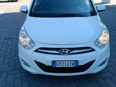 Usata Hyundai i10 69 CV (50 kW) 2012 Bianco Utilitaria