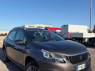 Usata Peugeot 2008 Allure 82 CV (60 kW) 2019 Grigio SUV