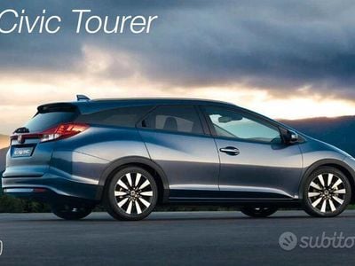 Begagnad Honda Civic Elegance 120 HK (88 kW) 2015 Silver Kombi